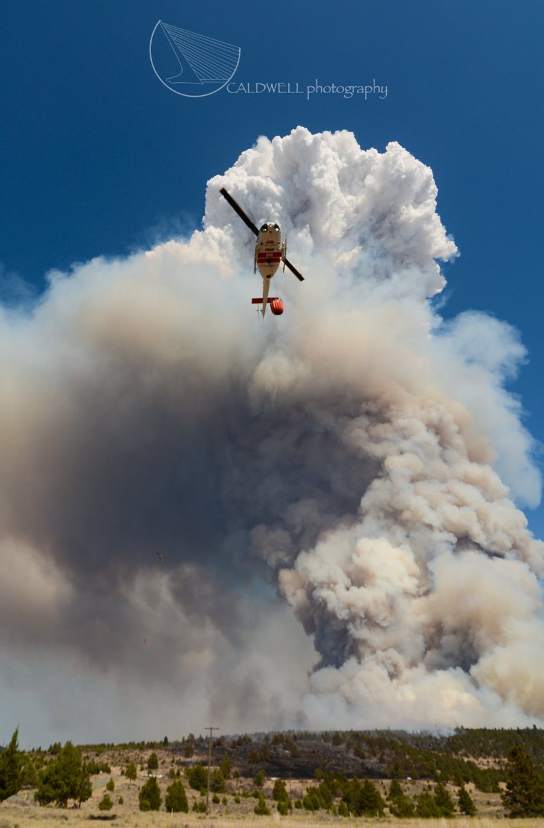 infinitephocus's tweet photo. #calfire #goldfire #firefoto https://t.co/BKney7wjrl