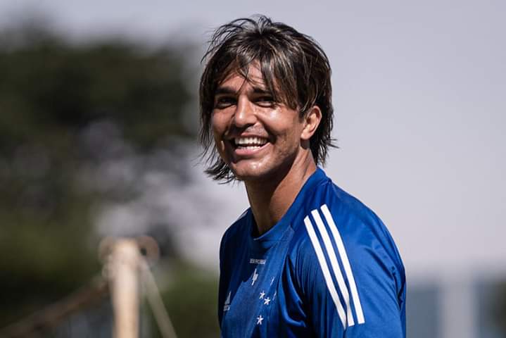 Ronilson_Neves's tweet photo. 🏹🇧🇴💙⚽

Sorriso de quem está prestes a se tornar o Maior artilheiro estrangeiro, da história do nosso @Cruzeiro.

Já tem 45⚽✅, falta mais 6 ⚽...

Será que domingo tem gol do #FlecheiroAzul??

#Cruzeiro 
#MarceloMoreno
#somosgigantes10K https://t.co/Ms3deTVwp7