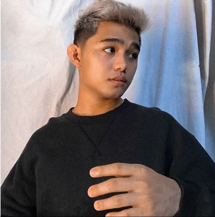 johnrexxbot's tweet photo. hubarin ko na ba? https://t.co/4kl157RUxI