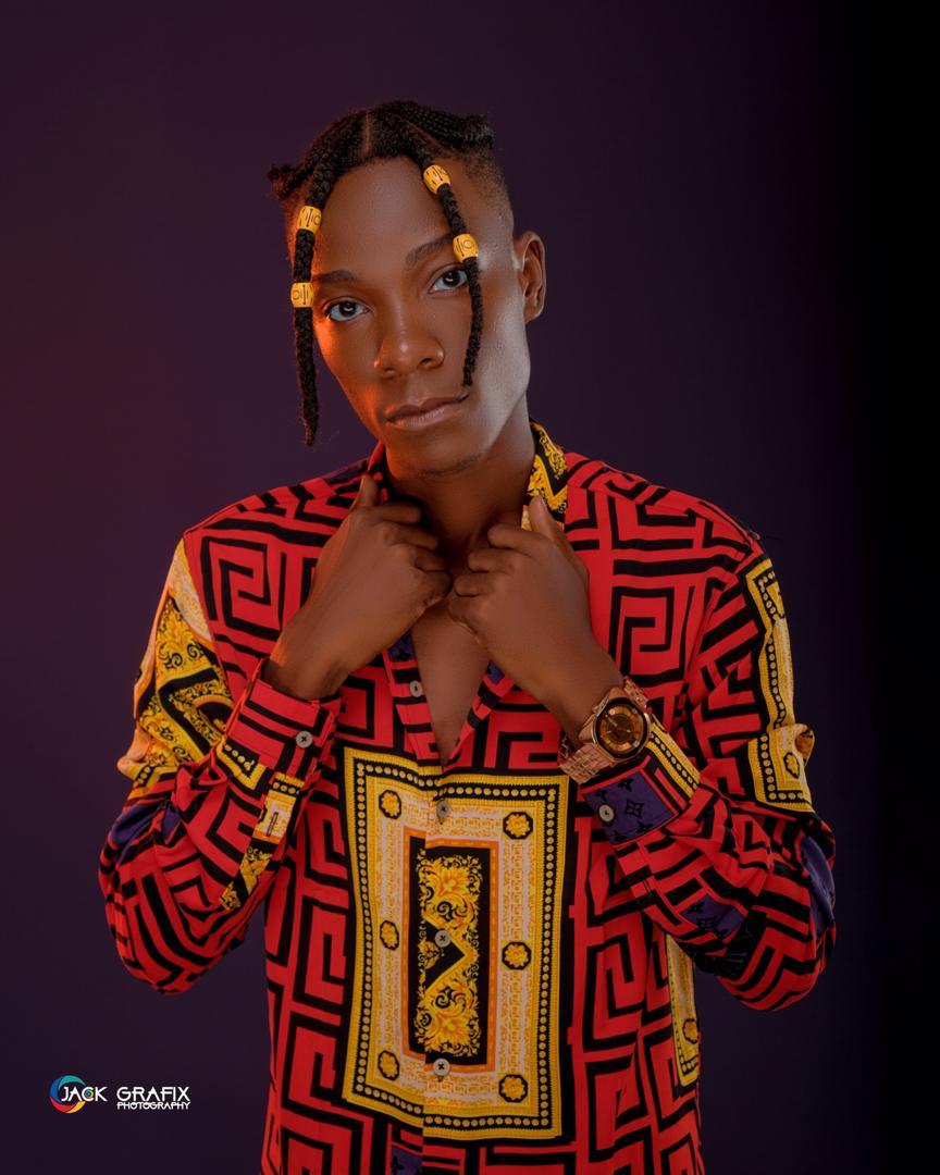 hernz_pro_Live's tweet photo. A dreamer is one who can only find his way by moonlight, and his punishment is that he sees the dawn before the rest of the world.
Have you listened to #My_Town by him Legacy Ug
Dm to have a copy of this big tune for all the lovers
#laneboystudios https://t.co/k64A9sicPS