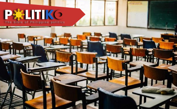 PolitikoWatch's tweet photo. Duterte greenlights limited face-to-face class proposal 
https://t.co/ctlXjm8tzE
@RTVMalacanang 
@RRD_Davao
#greenlights 
#facetofaceclass 
@DepEd_PH 
@SecLiling
@pr1ncegolez https://t.co/aavRn2oB9Q