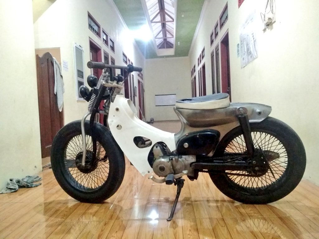 _toothlees's tweet photo. ⚫️ G I V E   A W A Y ⚫️
Yang mau PULSA 50k atau DUIT 50k yuk ikutan

Gampang caranya retweet ini dlu gausah dilike gpp

Gw pilih random 4 orang yg udah retweet setelah motor ini laku okey 

Goodluck.. https://t.co/r72G2oauwm