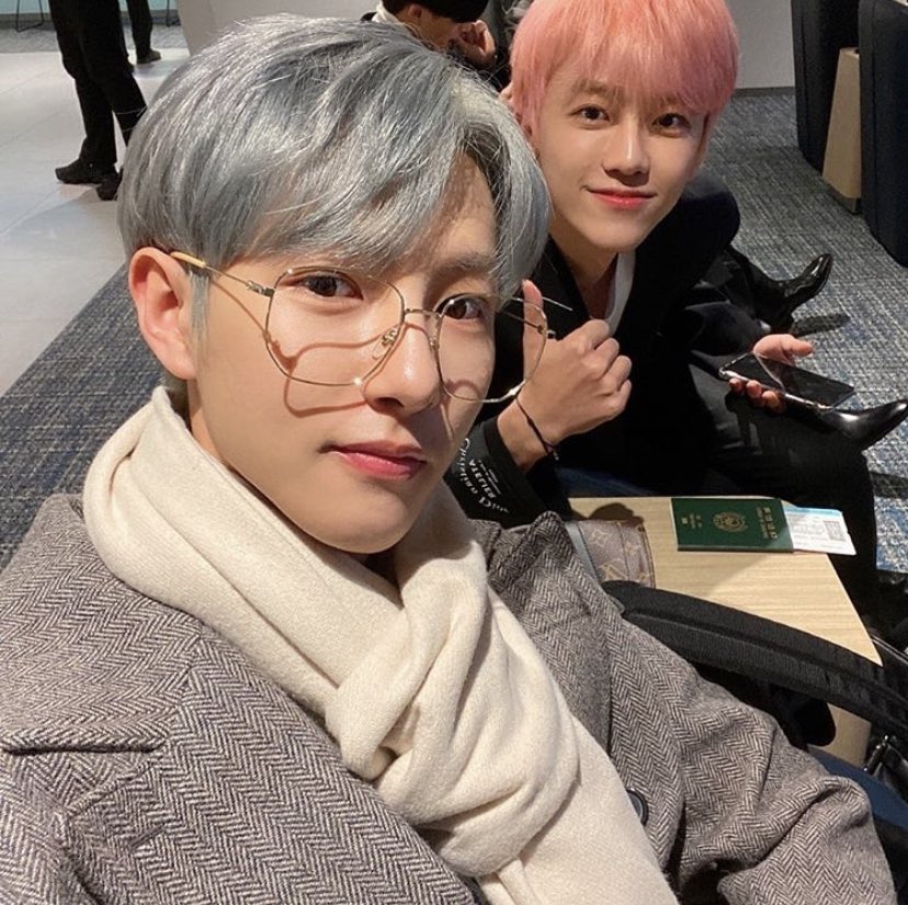 all renmin selcas throughout the years: a thread https://abs.twimg.com/emoji/v2/... draggable=