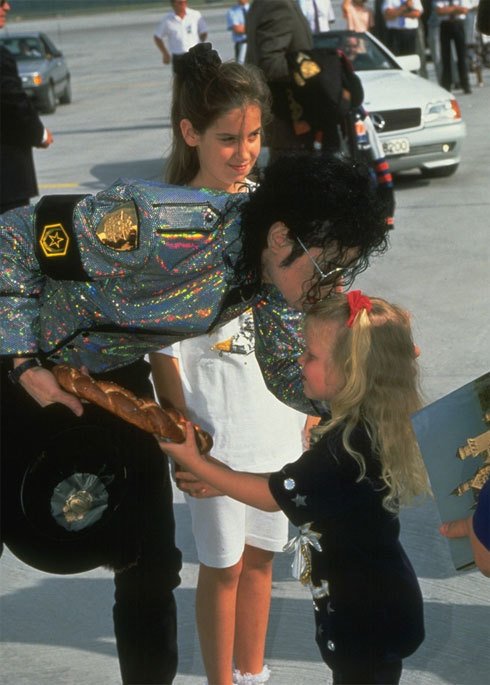 2. Michael Jackson never hung out with ONLY boys or invited ONLY boys to Neverland.