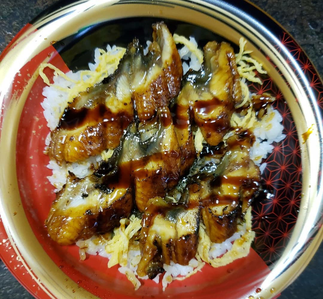 masasushi56's tweet photo. 土用の丑の日だよ～🐟🔥

#水巻エール飯
#北九州テイクアウトマップ
#北九州Twitter会
#うなぎ https://t.co/r4pJX1lksG