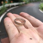 指輪発見!銀婚式直前に落とした指輪見つかる!
