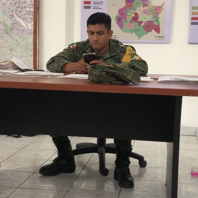 MilitarOfficial's tweet photo. Te gustaría ver un video de este sargento masturbandose ? Si la respuesta es si da retwitea https://t.co/MniLRmruw0