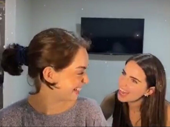 LUCIALE_ARG's tweet photo. Gracias por este increíble Live que no pude ver pero se que fue divertido las amo bye que descansen mis bebitas @macagarciarom @Fer_Uf 

GRACIAS FER Y MACA https://t.co/vQJX7ugTKx
