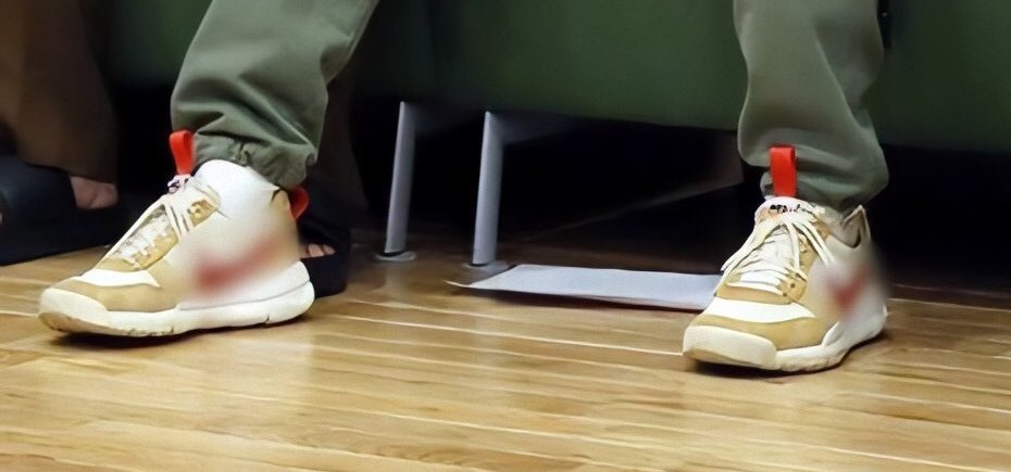 jwahoba's tweet photo. oh come on run bts editors we know it’s adidas https://t.co/kHsSC78xdj