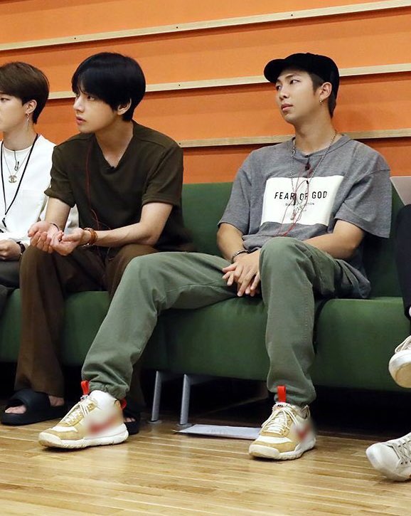 jwahoba's tweet photo. oh come on run bts editors we know it’s adidas https://t.co/kHsSC78xdj