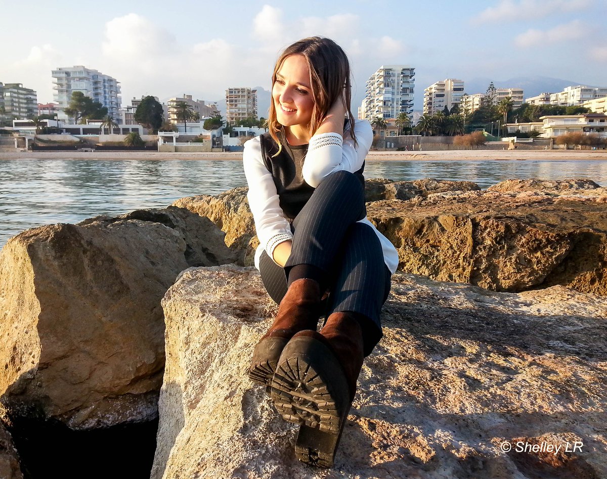 shelleyvisual's tweet photo. Benicàssim, Spain

#modellife #modelmanagement #modelling #supermodel #modelphotography #fashionmodel #altgirl #testshoot #altmodel #modeltest #fashionmodels #fashioneditorial #modelscout #photomodel #shelleyvisual #benicassim #benicasim #sunset #blonde #beach #goldenhour https://t.co/aI7pEfXIca