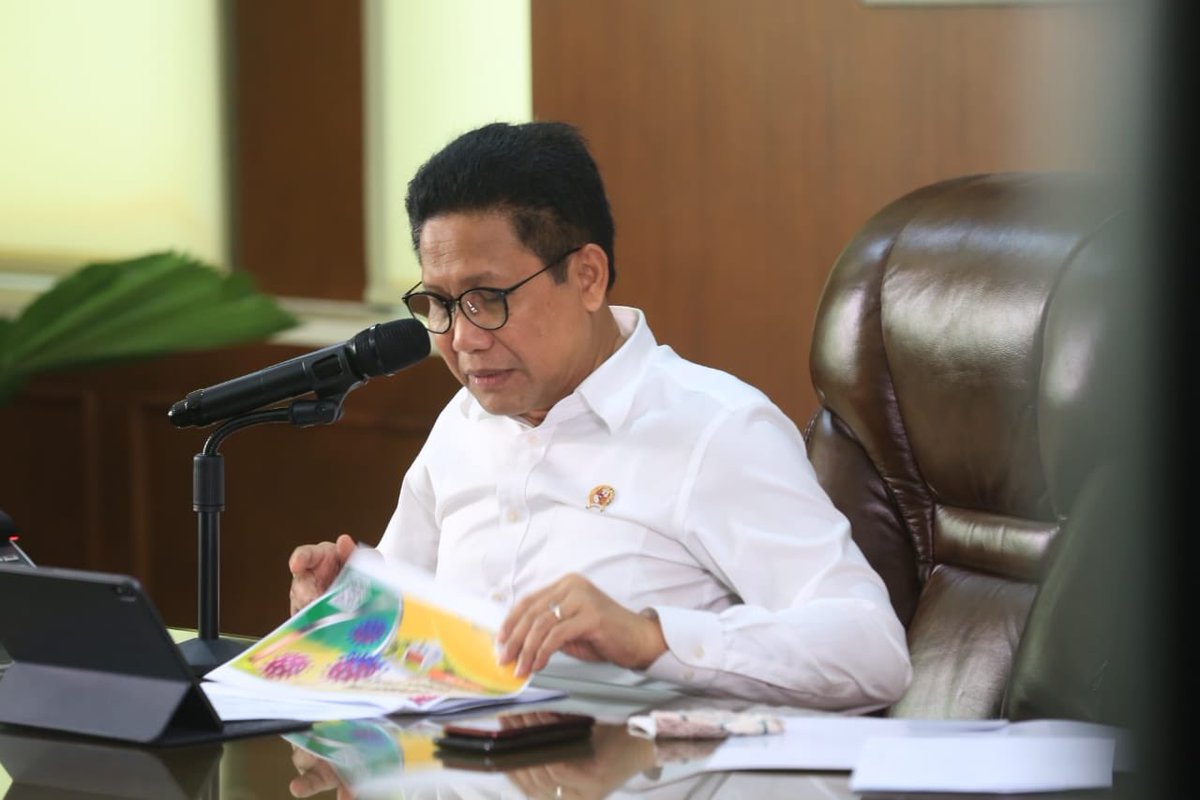 halimiskandarnu's tweet photo. Untuk kesekian kalinya Press Confrence dengan Media secara virtual terkait penyaluran BLT dan capaiannya. Ini bagian dari upaya agar progres penyaluran BLT bisa diketahui banyak orang. https://t.co/fxyTqVjuZD