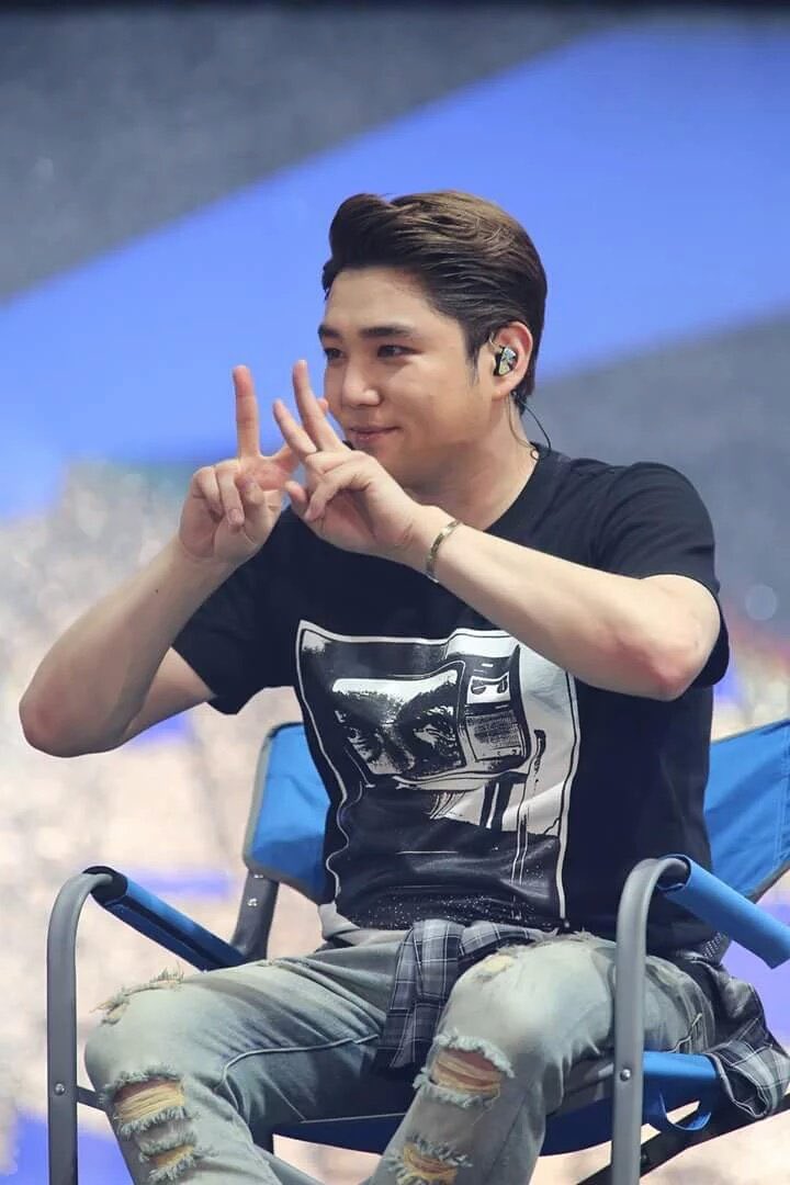 Kangin (Kim Youngwoon / ex-member)Born: 1985.01.17-Acts like a dad to the members-Although he’s strong and can be intimidating, he’s warm hearted-MADE for variety shows-Loves his members a lot-He went on hiatus in 2016 after his DUI. He officialy left the group last year