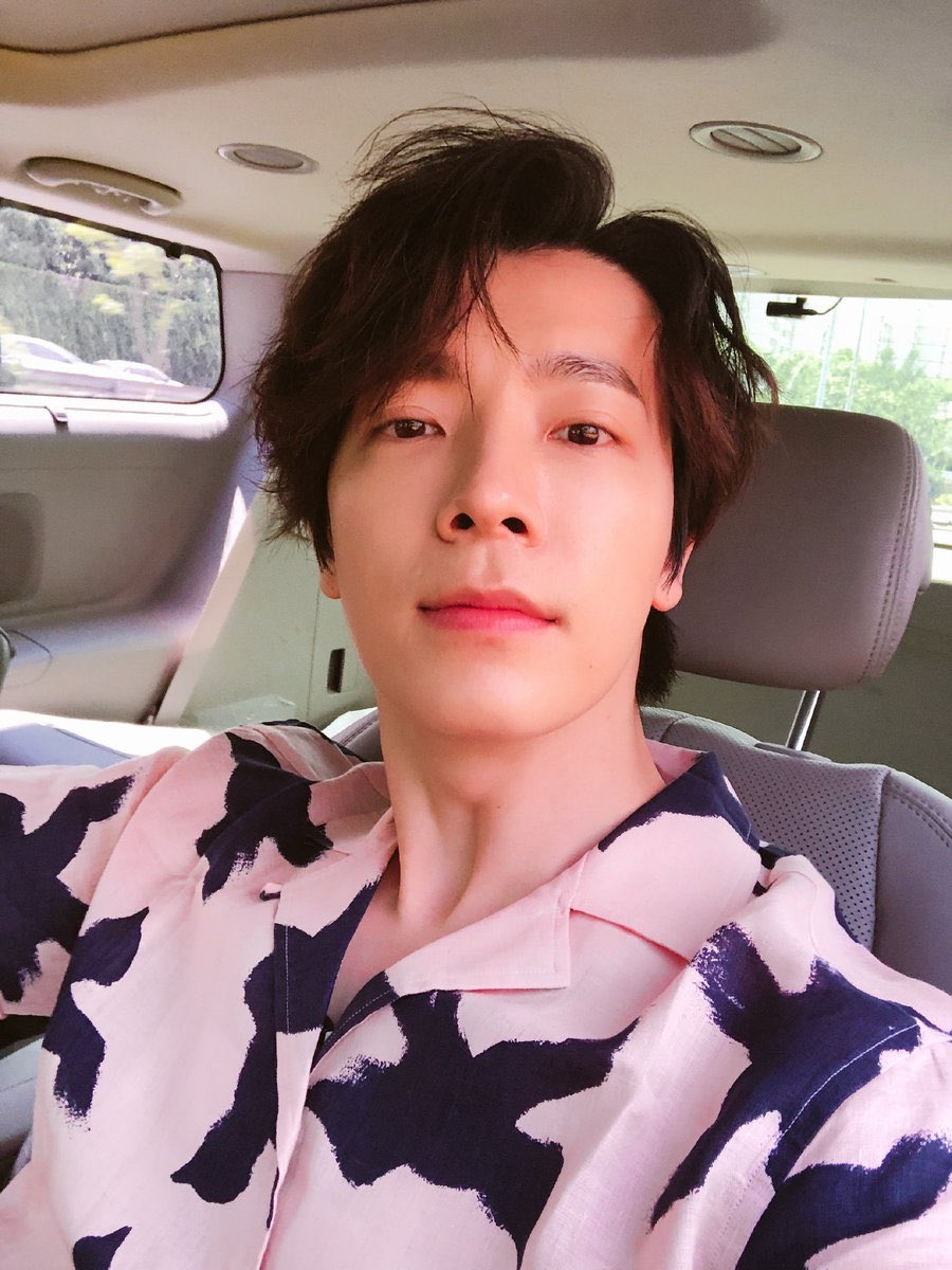 Donghae (Lee Donghae)Born: 1986.10.15-A whole baby-Cries easily-Every member has a soft spot for him-Has almost caused them to disband-He brings the members together-A genius when it comes to writing songs-His singing voice is so beautiful -He’s a really good dancer