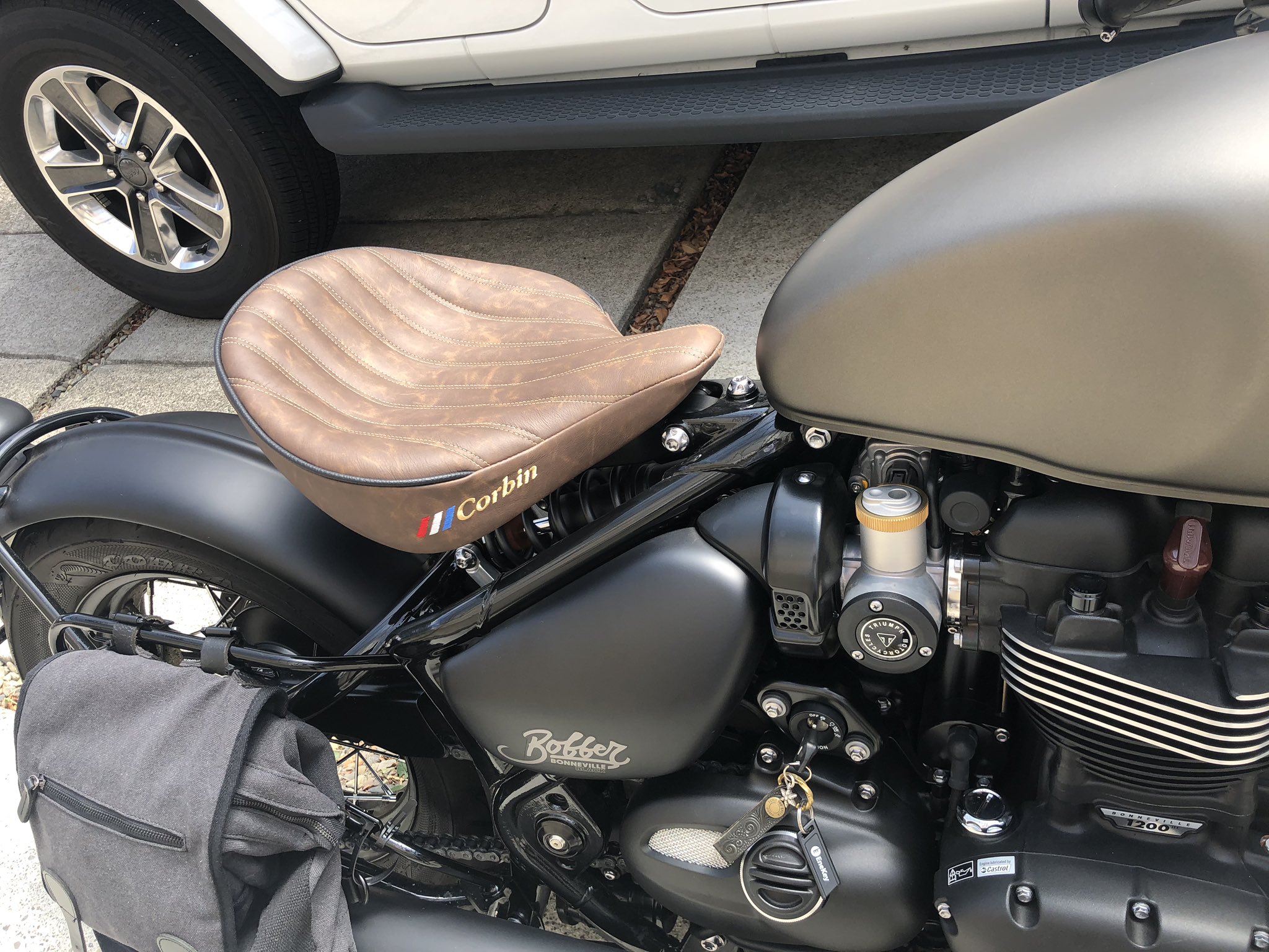 トライアンフ　ボンネビル　シート トライアンフ ボンネビル(Bonneville) T100&T120|Bonneville シート