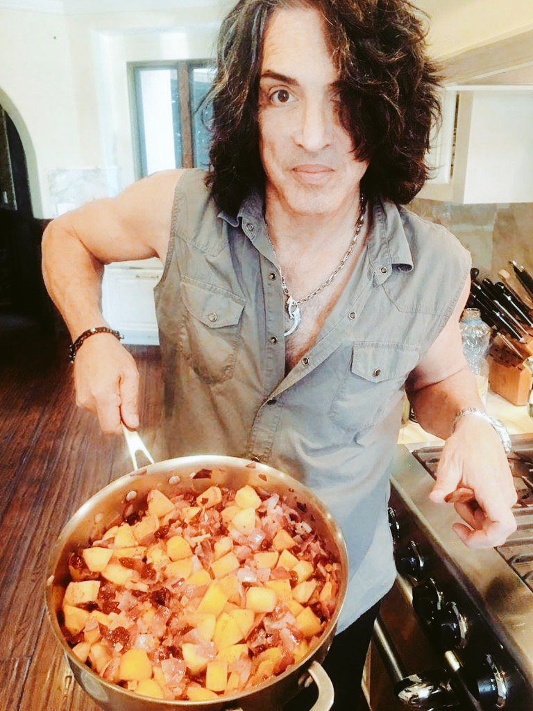 ISABELLA200020's tweet photo. @PaulStanleyLive Good Morning here!!!..😍😎🆗
And later going to rain Paolo.
There is any Romantic Song for Me Paulcito???😝Tell me!
I need Good News in my life. Lockdown is to live the Future.
If I don't do Exercise I feel bad.
More tired like my Bike...
#Oxidada 😳Probably when you visit Me..2 https://t.co/ADKrzTUEtX