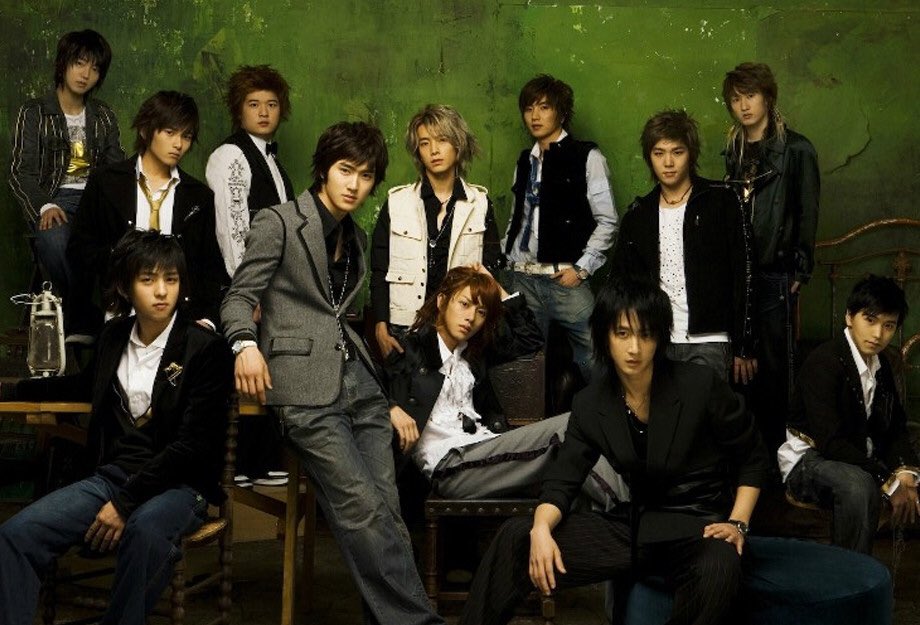 Super Junior debuted on November 6th 2005 with the song “twins”. They promoted under the name “Super Junior 05” as they were originally a project group in which the member lineup would change every year. Fans grew attached to the original members so SM made them a permanent group