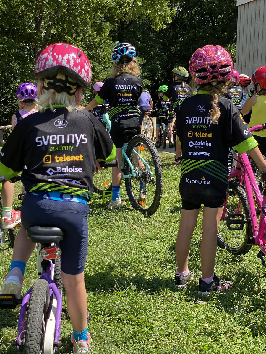 sven_nys's tweet photo. Feestdag of niet het maakt geen verschil. Vandaag is het gewoon #SvenNysAcademy https://t.co/hwyULWFMys