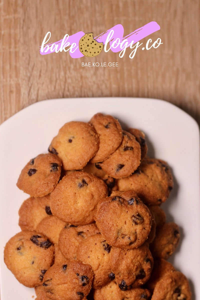 bakeology_c's tweet photo. Cookies just make everything better 💁🏽‍♀️❤️ So get yours now! 
DM us or click the link in our bio! https://t.co/rexpyZxlpO