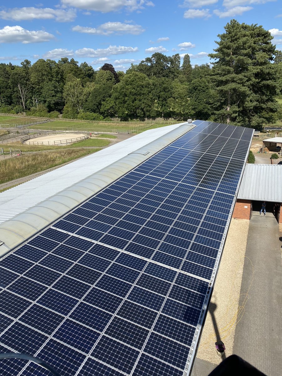 HenleyProperty1's tweet photo. Solar panel and roof light cleaning. https://t.co/HcLSEBgCE7
