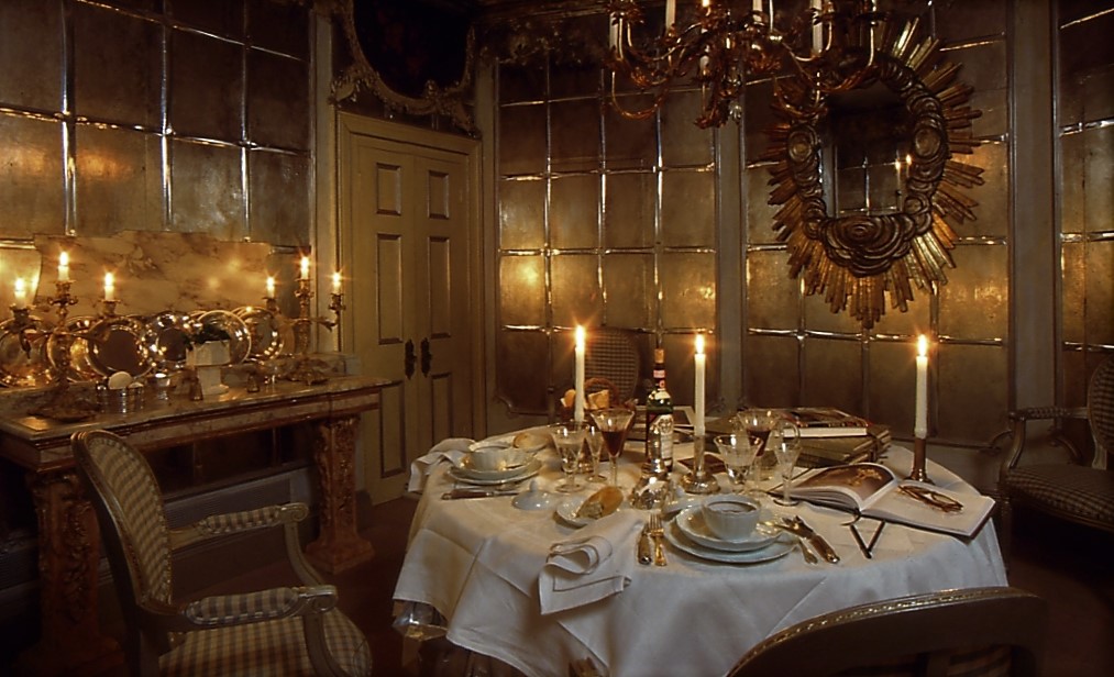 RolandBeaufre's tweet photo. #diner #decorateur #nicholasHaslam #Londres https://t.co/VvEbh8IVRT