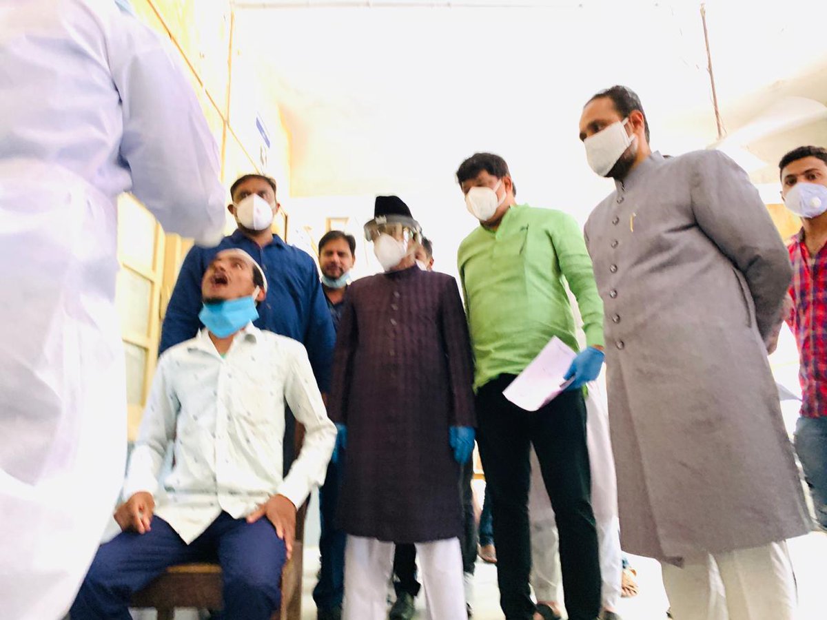 obaidquadri2's tweet photo. Eid Ul Azha Ki Aamad Ke Pesh E Nazar Barrister @asadowaisi Sb MP Hyd Ki Hidayat Aur Raast Nigrani Me Syed @ahmedpashaqadri Sb (General Secretary AIMIM And MLA Yakutpura) Ne Aaj Nizamia Tibbi Hospital, Charminar Per Qureshi Biradaran Ke Covid 19 Ki Testing Karayi. @aimim_national https://t.co/FS1mjIq5hT