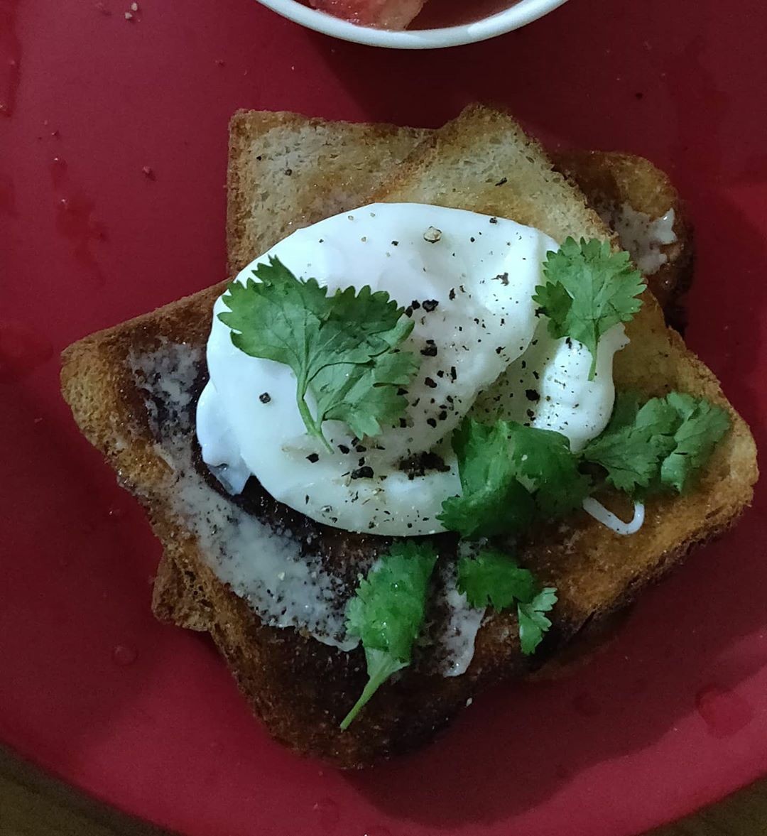 A friend l posted a picture of her poached egg experiment which made me pipe up about mine. I'd been making my breakfast in a fog of irritation at the weather & confinement. Our chat made me think of the food reading I've liked, the ones I didn't.