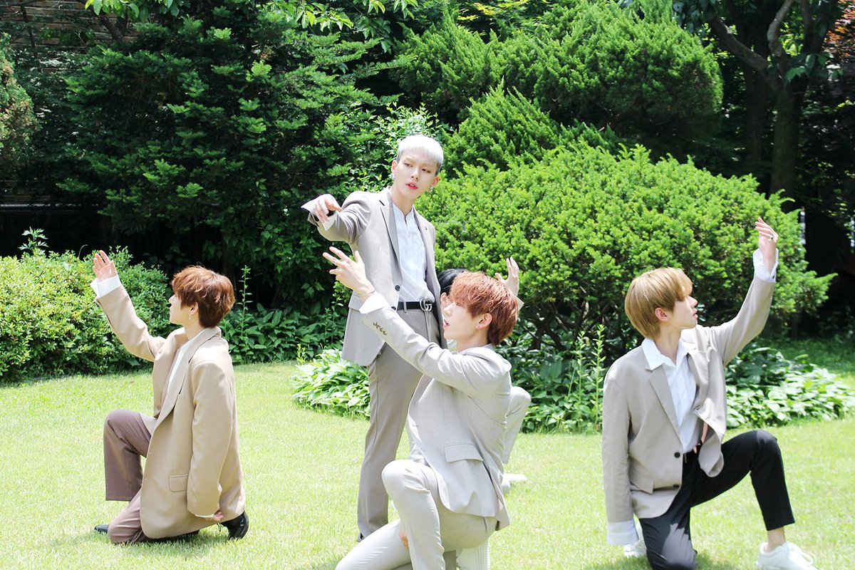 officialD1CE's tweet photo. [🎲] [단독] 디원스 '너를 그린다' (Suit &amp; Shirt Ver.) 스페셜 클립 촬영 현장 #네이버포스트 가 공개되었습니다❣

▶️ https://t.co/XQyuwjxDhf

#D1CE #디원스 #비하인드
#DrawYou #너를그린다 https://t.co/BnQJ1ol5Md