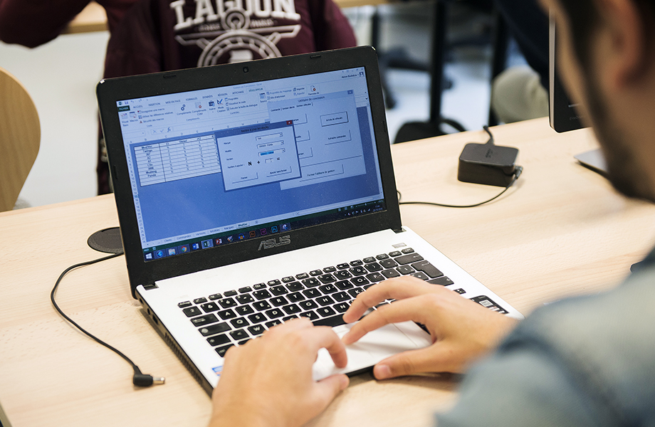 [Jeu] Stimulez votre esprit #scientifique ! Inscrivez-vous aux #lives et tentez de remporter 1 Kit #Arduino et 10 places au Musée de l'Air et de l'Espace ! fal.cn/39h1p