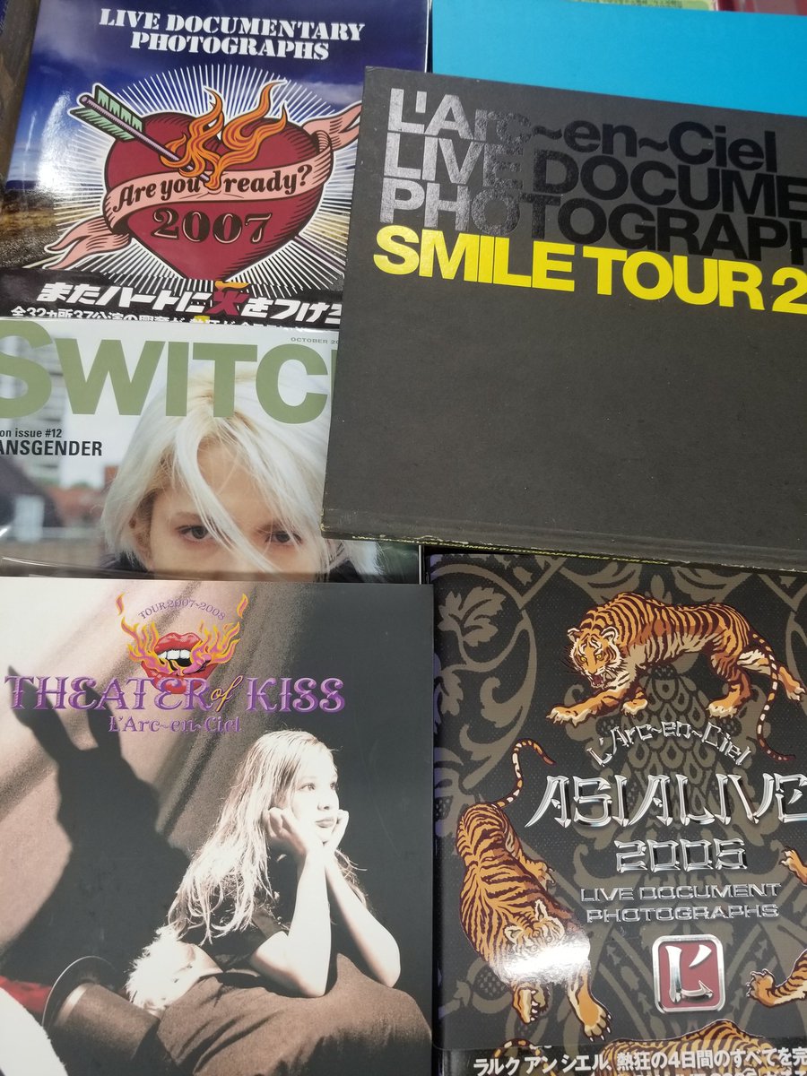 Trio 中野trio2サブカル على تويتر L Arc En Ciel ラルクアンシエル 写真集や Hyde さん表紙雑誌等の書籍が まとまって入荷しました コーナーでは他にも Vamps 等も含む 関連の入荷品を販売中です 中野ブロードウェイ Trio 中野trio2サブカル على تويتر L Arc En Ciel ラルクアンシエル 写真集や Hyde さん表紙雑誌等の書籍が まとまって入荷しました コーナーでは他にも Vamps 等も含む 関連の入荷品を販売中です 中野ブロードウェイ