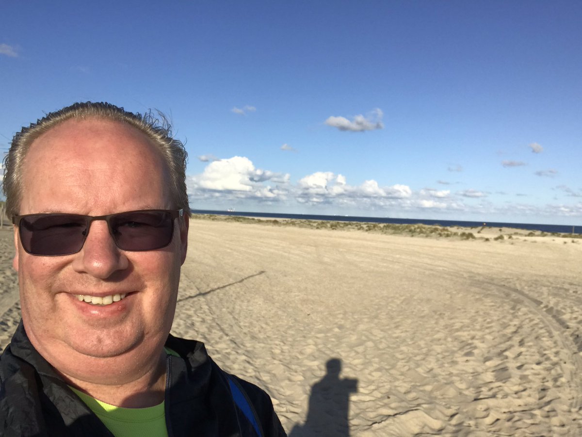 eljee68's tweet photo. Zo ook al even op route. Lekker over het strand #alternatievevierdaagse https://t.co/MrYQgwYbSL