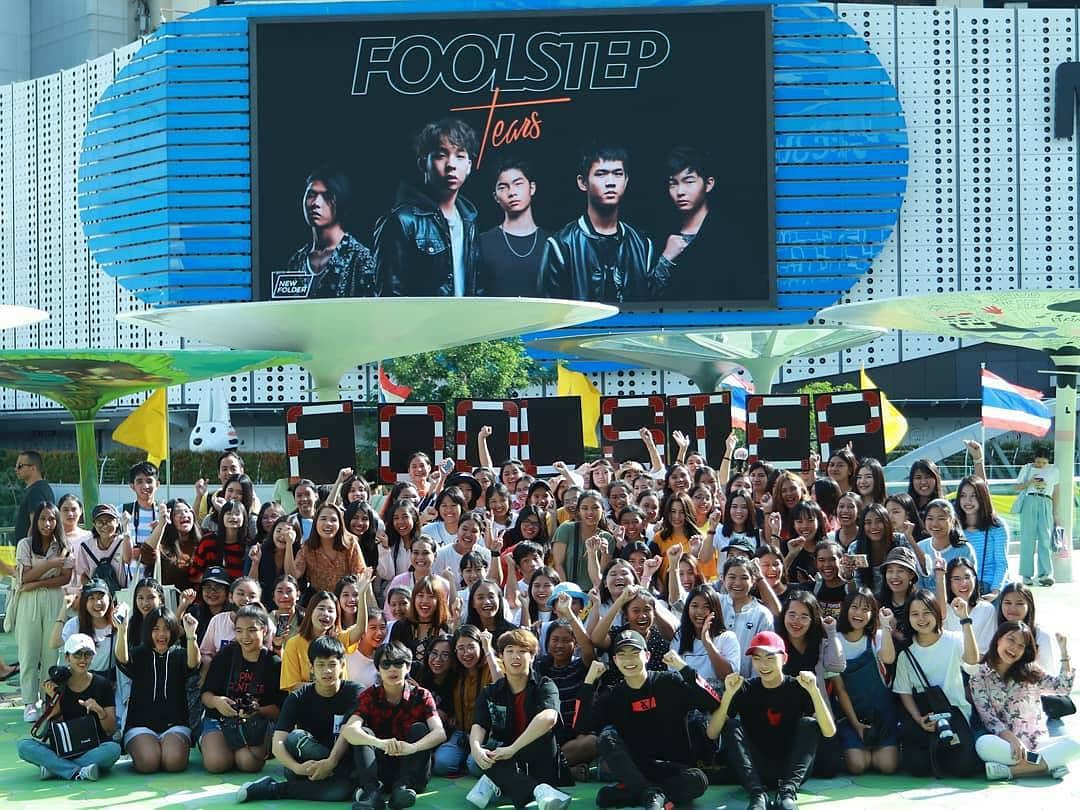 Marksvpfanclub's tweet photo. ❤️21.07 วันนี้เมื่อ1ปีที่แล้ว กับการรวมพลที่ยิ่งใหญ่ของ Foolstep x Fools
#Fools #FoolStep
#FoolStepTears
#FOOLSTEP1STSINGLE
@foolstepband https://t.co/iAsT9QCEIp