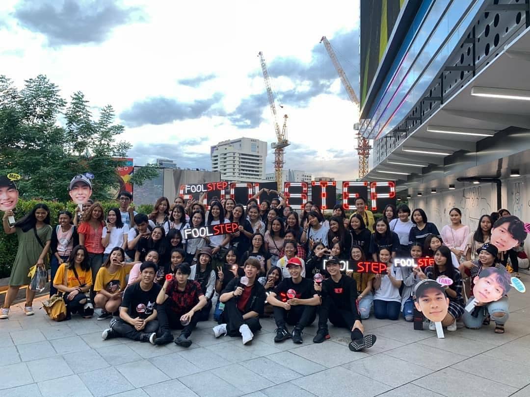 Marksvpfanclub's tweet photo. ❤️21.07 วันนี้เมื่อ1ปีที่แล้ว กับการรวมพลที่ยิ่งใหญ่ของ Foolstep x Fools
#Fools #FoolStep
#FoolStepTears
#FOOLSTEP1STSINGLE
@foolstepband https://t.co/iAsT9QCEIp