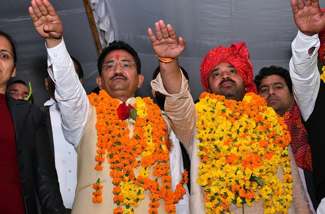 Ramsingh9414931's tweet photo. जीवन एक महान यात्रा है … मुसीबत वो चीज है जो मानचित्र के साथ नहीं आती। हमें अपने मंजिल तक पहुँचने के लिए खुद ही रास्ता ढूँढना पड़ता है।
#जय_रेसला
#जय_रेसला
@ashokgehlot51
@GovindDotasra
@MohanSihag24 @1stIndiaNews @zeerajasthan @SumerKhatana8 https://t.co/z3VlgVZ39p