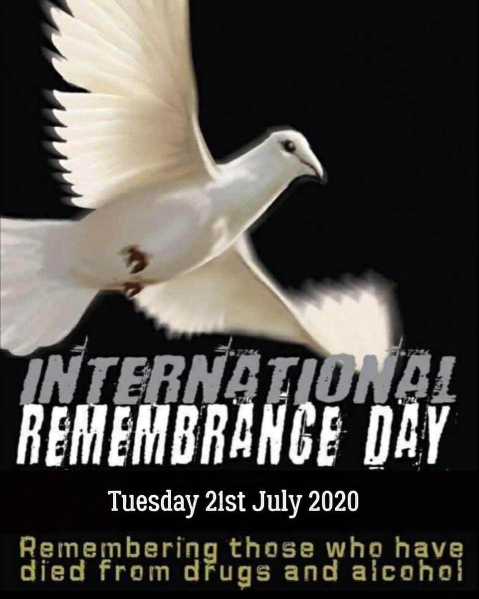 dee_ploszay's tweet photo. Today I will be remembering all who have died as a result of drugs or alcohol. I will be thinking of the friends I have lost and how grateful I am to still be alive 🙏 #facesofrecovery https://t.co/xzKKcUERJ4