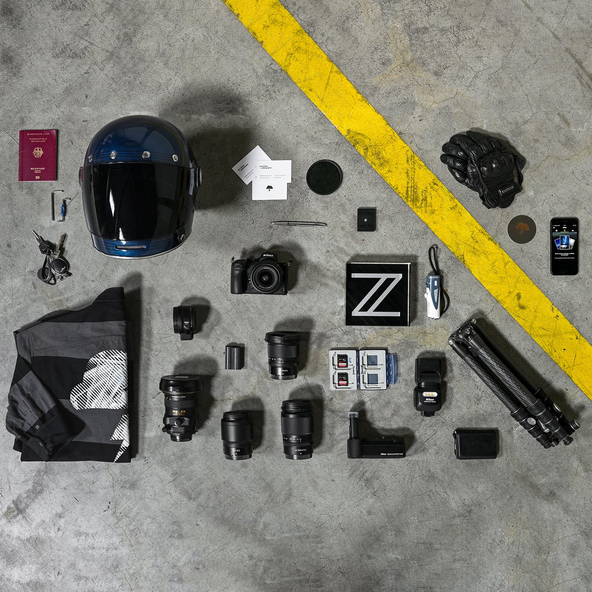 nikonturkiye's tweet photo. Flatlays güzel bir temaydı. Bugün sizlerle gerçekten çok özel bir #flatly fotoğrafı paylaşıyoruz! Alman mimar ve #NikonAilesi fotoğrafçısı @maxleitner sizlerle #CreateYourLight 8. tema #ShootingFlatlays fotoğrafını paylaşıyor. Fotoğrafa yakından bakın…. Süprizi bulabildiniz mi? https://t.co/ktKwseOprn