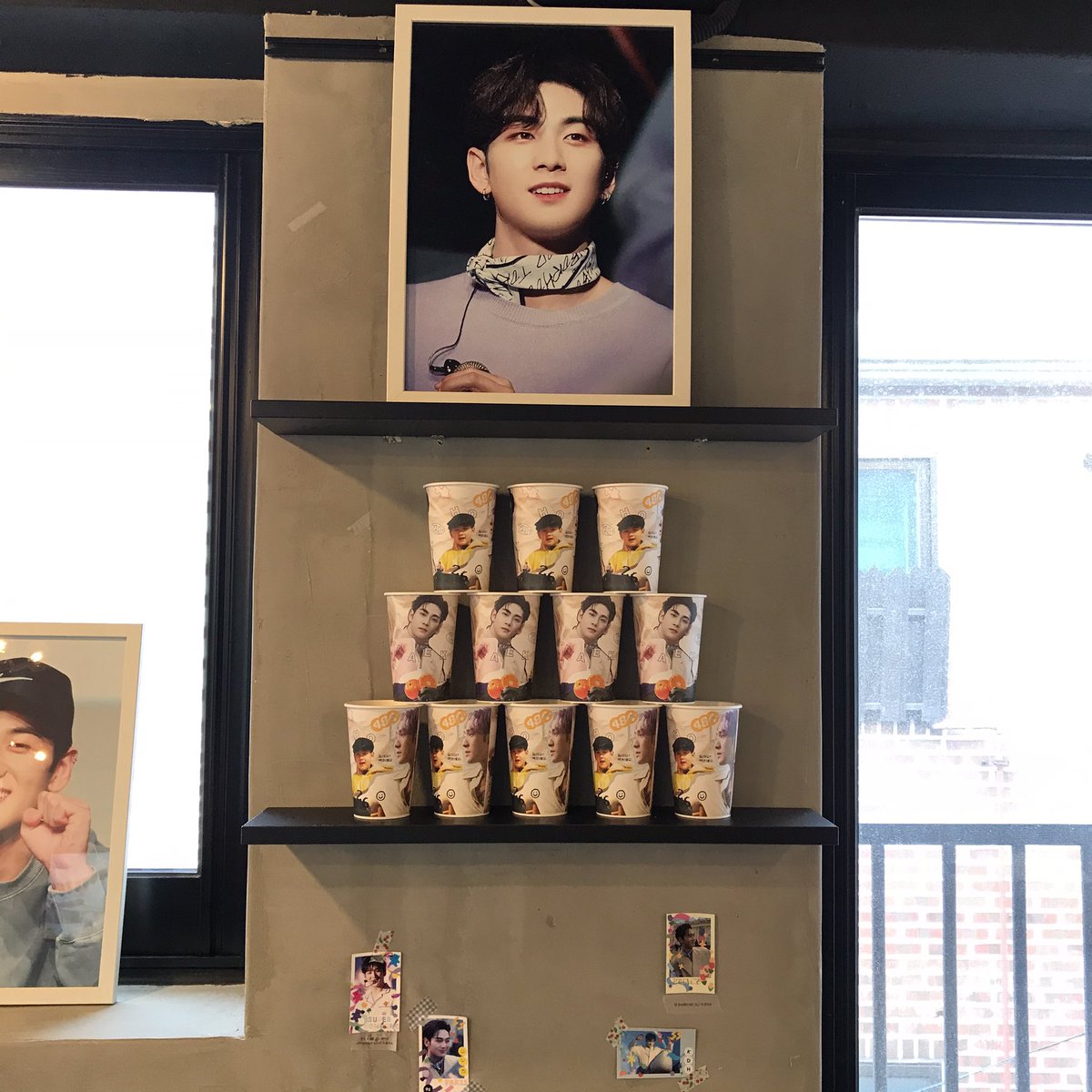 Real_Trueloveu's tweet photo. 4. 앤디스커피 홍대점❤️

동호가 부른 당니가 흘러나오는 앤디스커피!
눈물 훔치며 웃고있는 예쁜 동호 사진찍기😭
동호야 사랑해 생일 축하해❤️

@feelme721 이벤트 감사합니다아🤟💕

#HAPPY_SUMMER_BOY
#동호와_해피_FLEX https://t.co/7BEU0tYpr4