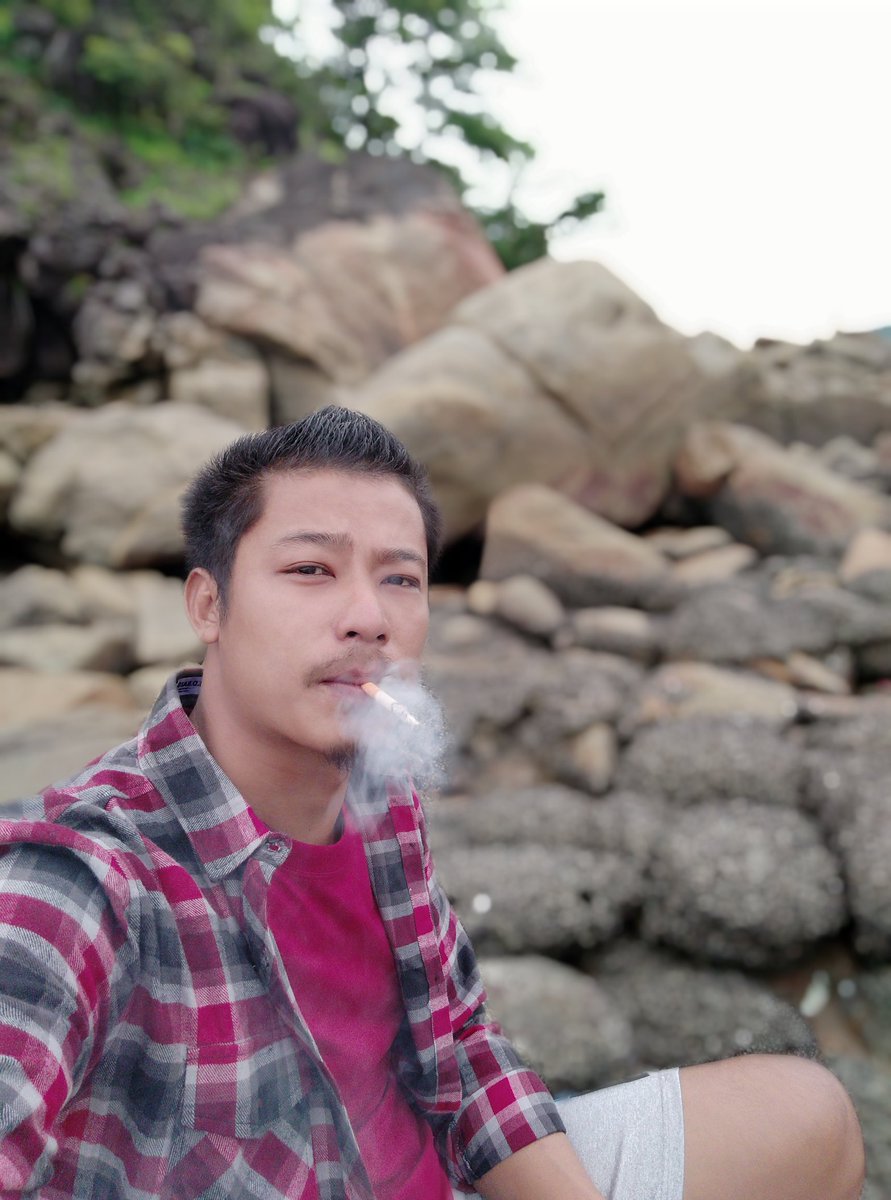paingVgay's tweet photo. ညီလေး ကိုကြီးဆီ လာလည်ရင် လိုက်ပို့ပေးမယ် https://t.co/aRFr3n24Bd