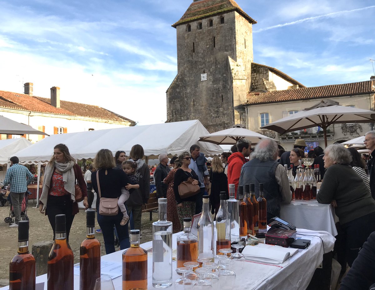 ArmagnacNews's tweet photo. La 22e fête de l’#armagnac de #labastidedarmagnac, #landes, prévue fin octobre est reportée à 2021. #gers #spirit #Occitanie #NouvelleAquitaine #gascogne #lotetgaronne #cocktail #garreau #caviste #bartender #bnia #ibnia #sogers #sudouest #eaudevie #gourmandise #epicurien #cigar https://t.co/utmQ8kXoJn