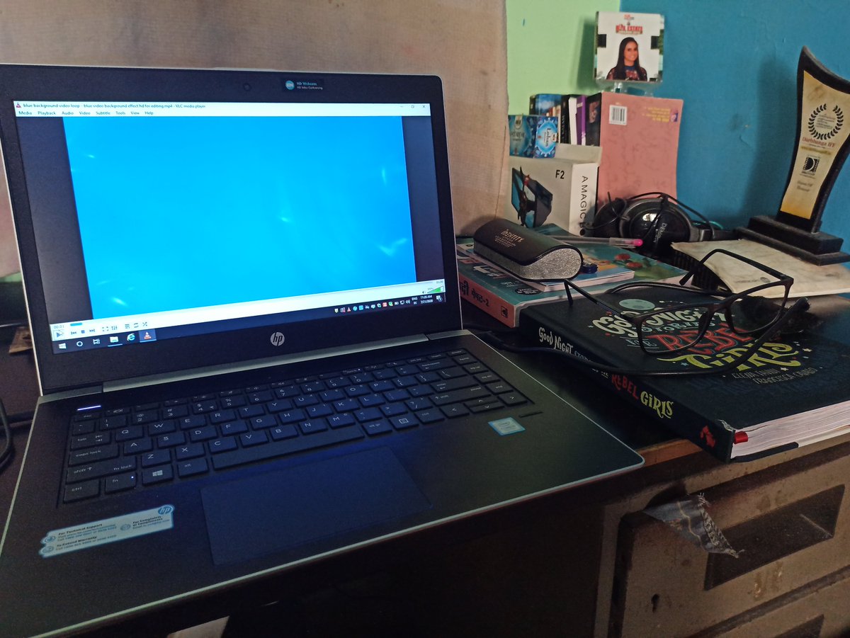 sugandhaj622's tweet photo. #workfromhome की उपलब्धि
गांव में अक्सर महिलाएं दूध से मक्खन निकाल कर घी बनाती हैं। आज मैंने भी कोशिश की और मेहनत रंग लायी है घी बनकर तैयार है।। https://t.co/TykzBIj1kF