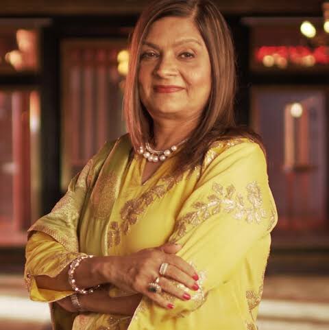 ompsyram's tweet photo. 5 problems 1 solution #SimaAunty #indianmatchmakingnetflix #IndianMatchmaking #5problems1solution #mumbai #india #sct #desi #indian #nri https://t.co/cLzYEAha1Y