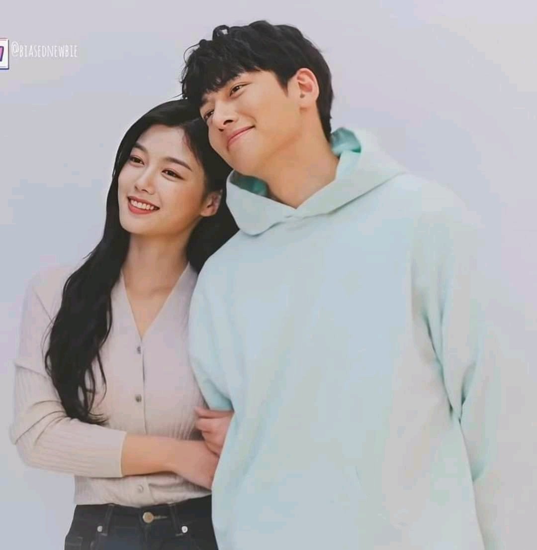 Elsasyavitri15's tweet photo. Walau usia mereka terpaut jauh, tapi kemistri mereka dapet banget sudah seperti sepasang kekasih beneran,, 😘😍 di film backstreet rookie.. 💟#BackstreetRookie
 #jichangwook @Jichangwook
#KimYouJung @kimyoujung_net
#BackstreetRookieep10 
#backstreetrokie #SBSテレビ https://t.co/JozWRkyRyX