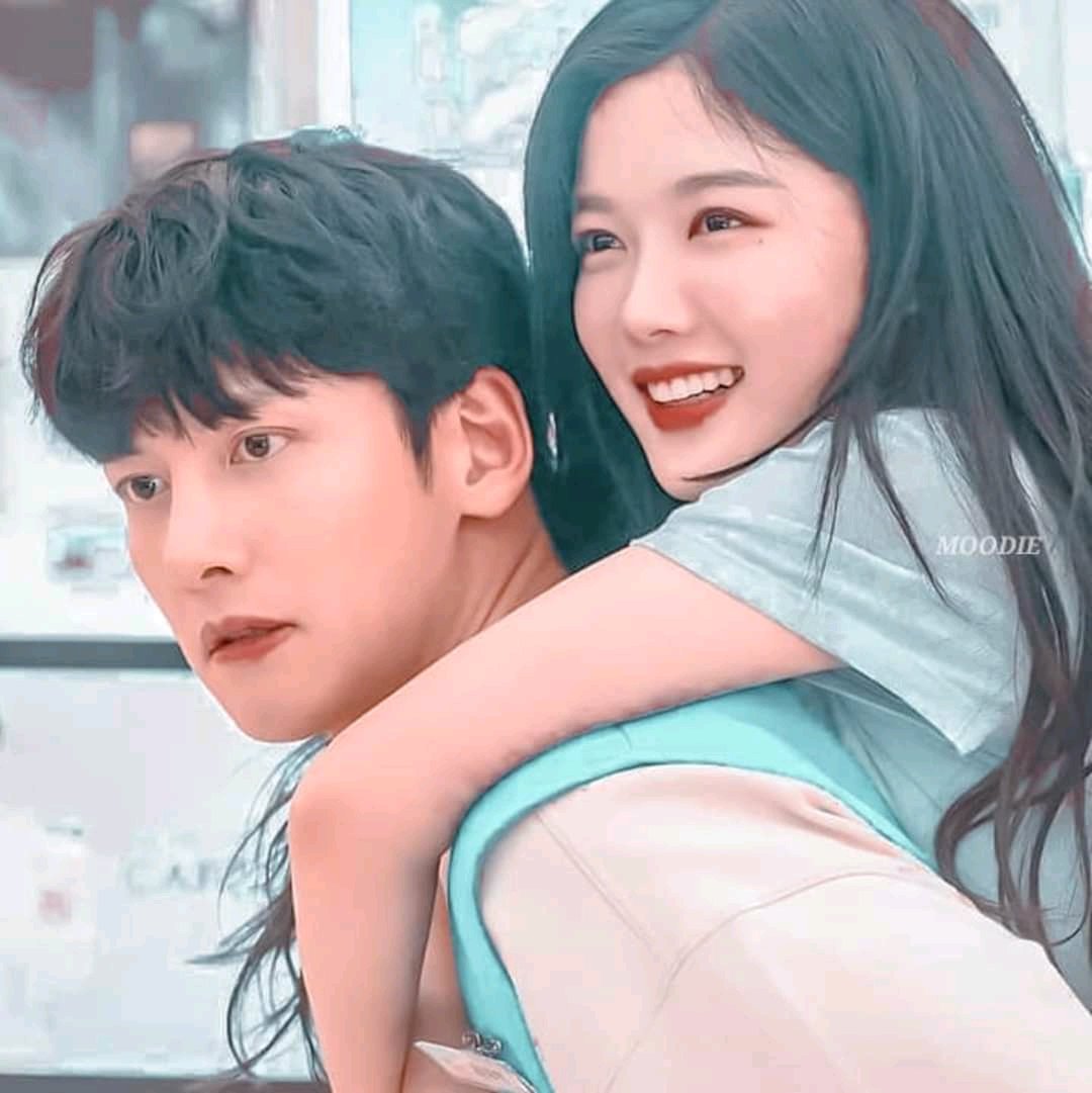 Elsasyavitri15's tweet photo. Walau usia mereka terpaut jauh, tapi kemistri mereka dapet banget sudah seperti sepasang kekasih beneran,, 😘😍 di film backstreet rookie.. 💟#BackstreetRookie
 #jichangwook @Jichangwook
#KimYouJung @kimyoujung_net
#BackstreetRookieep10 
#backstreetrokie #SBSテレビ https://t.co/JozWRkyRyX