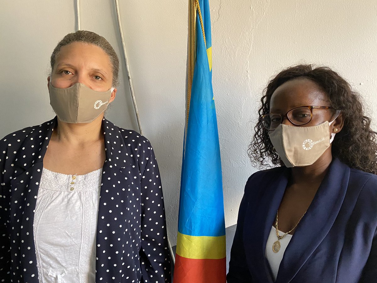afiamama's tweet photo. Nous avons eu l’honneur de recevoir Mme Valérie Maloba,conseillère en charge du partenariat du ministre #jeunesse @BillyKambale1 qui a présenté #masque😷 produit par les jeunes filles du programme #KITUMAINI appuyer par @UNFPARDC @SennenHounton @NicolasJSimard @annytenga @BLomeya https://t.co/DQWG8KpI3F
