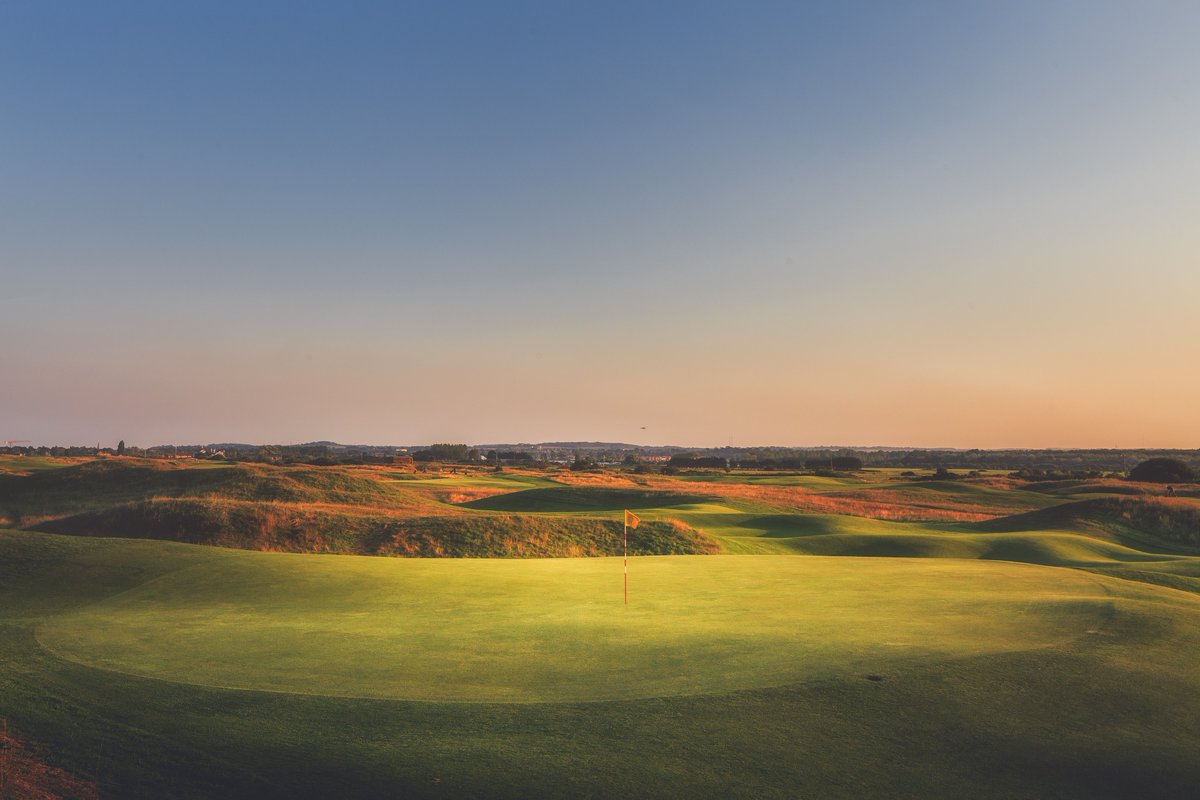 The wonderful short par 4 6th <a href="/RCPgolfclub/">Royal Cinque Ports Golf Club</a> 

📸 <a href="/jasonlivy/">Jason Livy</a>

#golfcoursearchitecture #golfcoursephotography #beautifulgolfcourses #golfcourse #golf
#beautifulgolfholes #golfcoursedesign  #golfphotos #top100golfcourse #englandgolf