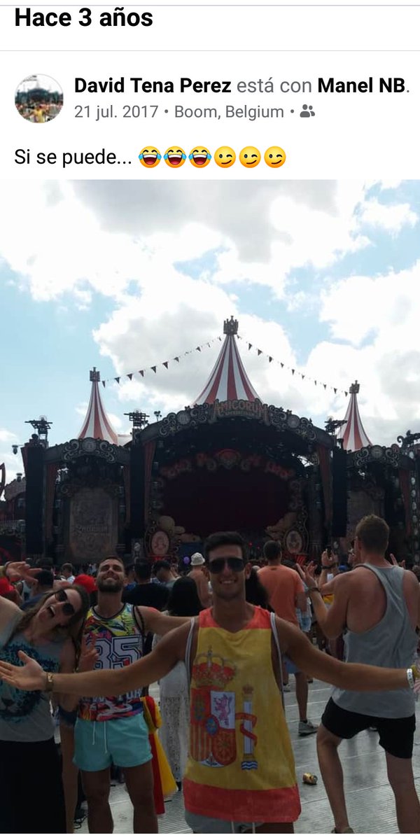 TenaTen21's tweet photo. Hoy hace 3 años de la mejor foto de toda mi vida 😍 #Tomorrowland https://t.co/OPo7q9wWuR