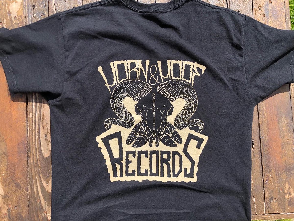 HornHoofRecords's tweet photo. We also have T-shirt variants in, again limited numbers left.
Available from https://t.co/GagF49l3FC
#hornandhoofrecords #hornandhoofshirt #hornandhoofrecordsshirt #punktee #punkt #punktshirt #punkclothing #punkclothes #clothesforpunks #punkapparel #punkasthetic #punkfashion https://t.co/UxuzjlkuIH
