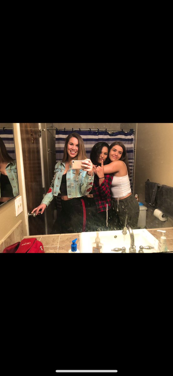 KayleneUreno's tweet photo. Even the mirror had a glow up✨ https://t.co/NH3tjsmdHG