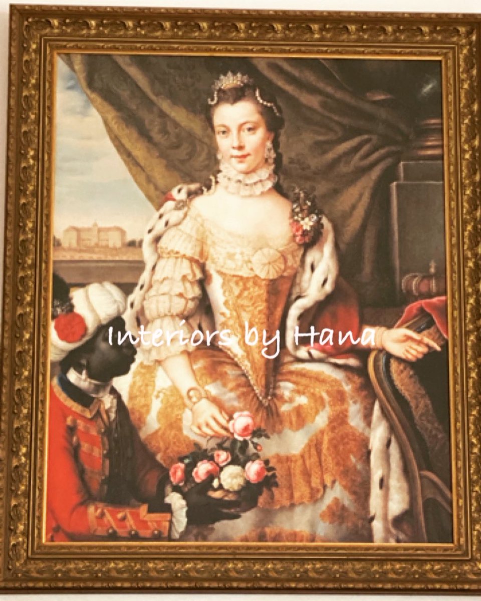 hana_interiors's tweet photo. Paintings and portraits add beauty to the walls and they speak for themselves #antiquereproduction #homedecor #homeinspo #interiordesign https://t.co/GE8exKPeSH