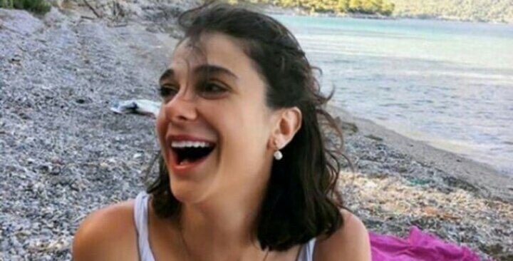AtillaTasNet's tweet photo. Bu sabah yine kötü bir habere uyandık. 5 gündür kayıp olan #pinargultekin ‘in cesedi bulunmuş. Kadınlara yapılan bu saldırılar olabileceklerin en alçak ve korkakçası! Kadınlar yaşamasın mı, gülmesin mi? Ne istediniz ulan şu gülüşten? Ne hakla? https://t.co/Ib6T7jBOYh